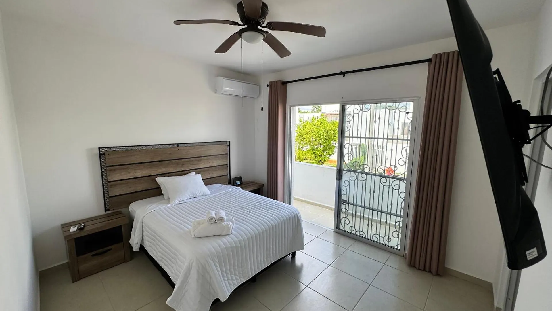 Hermosa Y Comoda Casa Con Alberca Compartida En Puerto Morelos Mexico